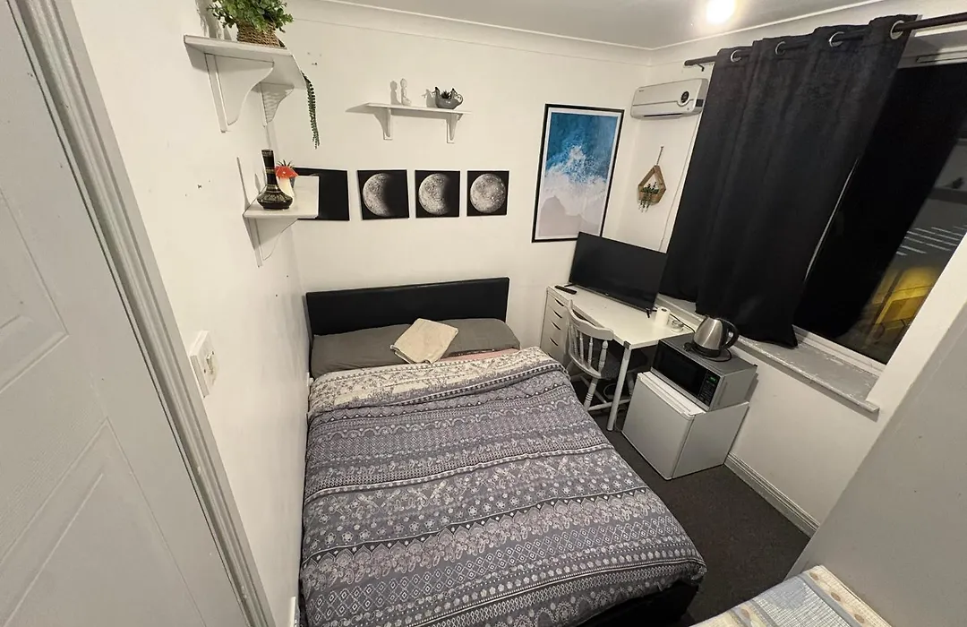 Double Room In A Cozy Shared Apartment, Custom House Harbour Apartments-1